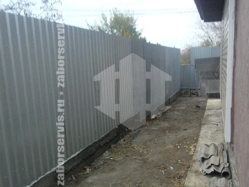 Забор из профнастила на ленточном фундаменте 84 метра