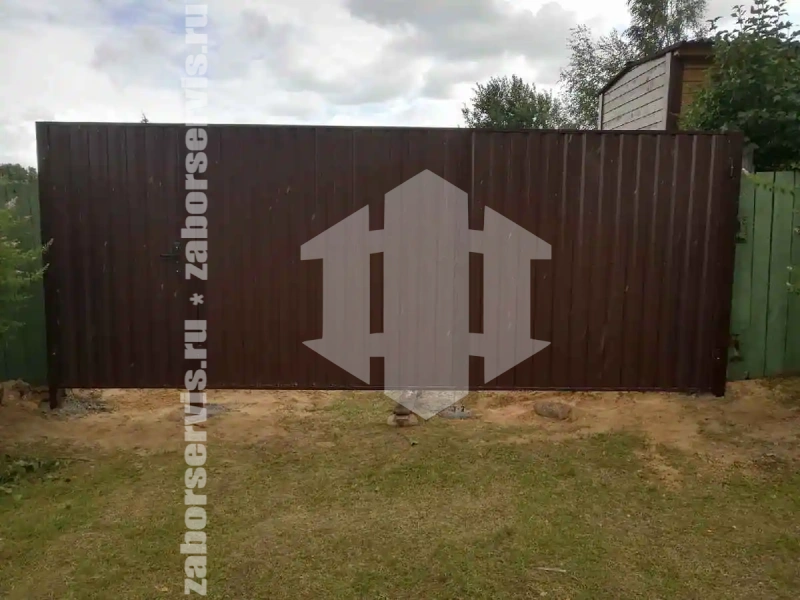 Забор из профнастила с воротам 83 метра