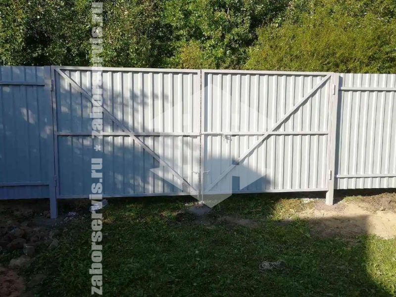 Забор из профнастила с воротам 85 метров