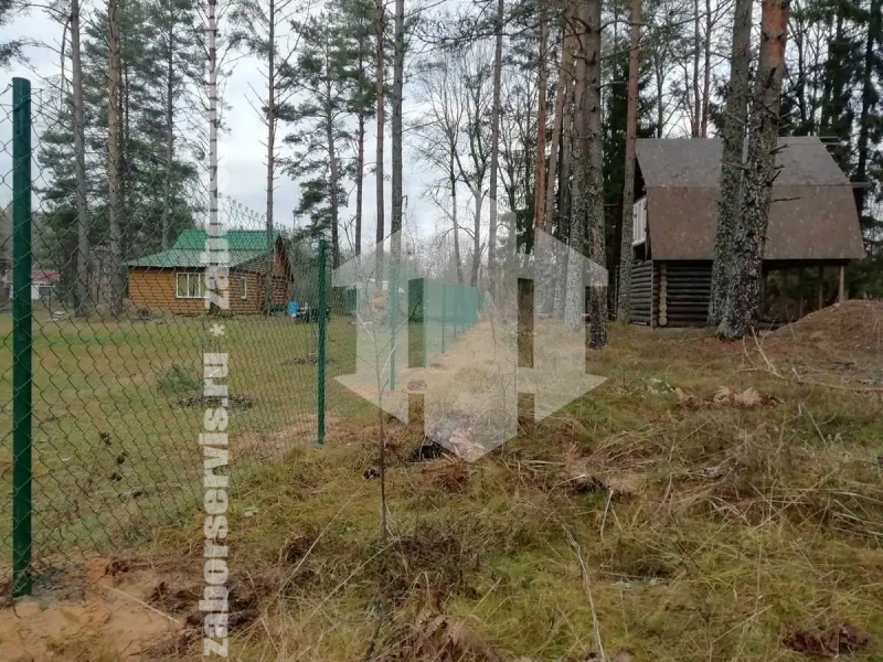 Забор из сетки рабицы в натяг с протяжкой арматуры 25 метров