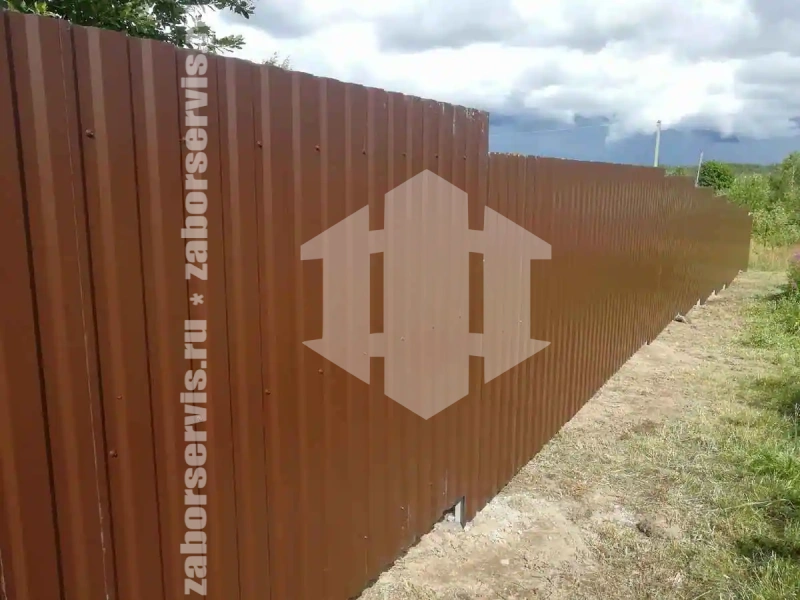 Забор из профнастила с воротам 83 метра