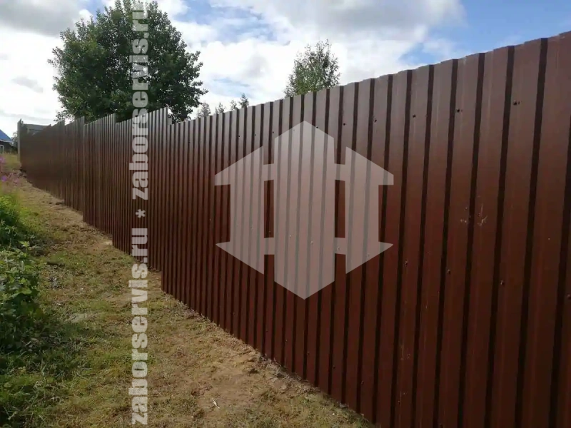 Забор из профнастила с воротам 83 метра