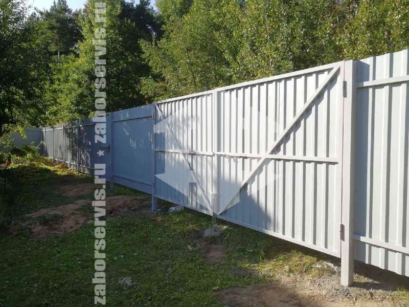 Забор из профнастила с воротам 85 метров