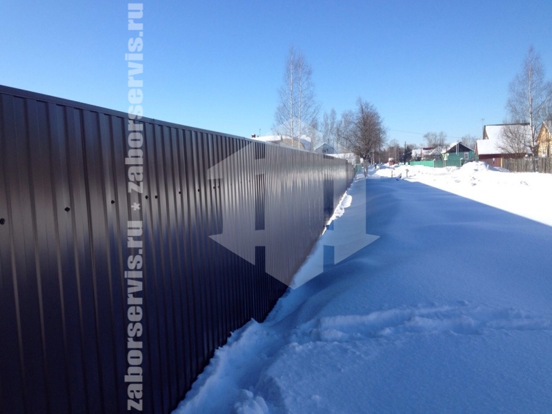 Забор из профлиста 80 метров на забивных столбах